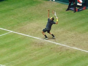 ATP Halle 2012 - Roger Federer na servisu