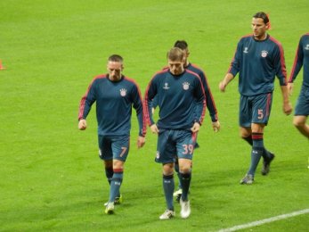 Bayern Mnichov vs Viktoria Plzeň - Ribéry, Kroos, Van Buyten se poctivě zahřívají
