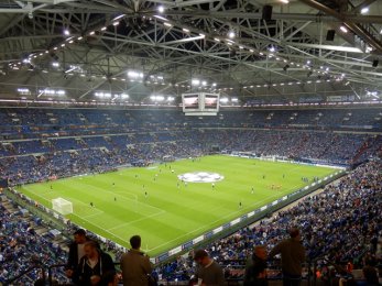 Schalke 04 vs Chelsea FC - Rohový panorama pohled na Veltins arenu