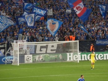 Schalke 04 vs Chelsea FC - kotel Schalke a Petr Čech