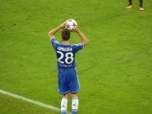 Schalke 04 vs Chelesa FC - Schalke 04 vs Chelsea FC - Azpilicueta vhazuje aut