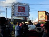 Manchester United vs Arsenal FC - Manchester United vs Arsenal FC - Old Trafford metrolink station