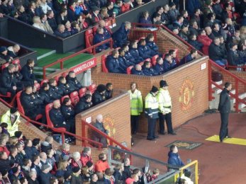 Manchester United vs Arsenal FC - Nažhavené lavičky United a Arsenalu