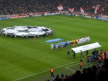 Bayern Mnichov vs Manchester City - nástup a vzdání pocty zesnulému Nelsonu Mandelovi