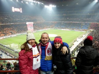 AC Milán vs AS Řím - I navzájem konkurenční fanynky-klientky se chtěli s námi vyfotit
