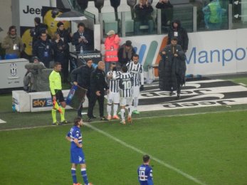 Zájezd Juventus Turín vs Samprdoria Janov - Tevéz střídá