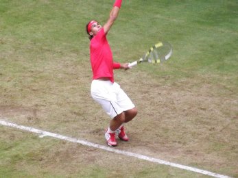 ATP Halle 2012 - Rafael Nadal servíruje